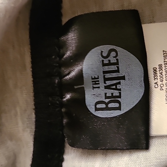 The Beatles light grey short sleeved onesie/bodysuit - Picture 2 of 4